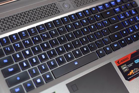 技嘉17.3寸aorus17g缺点,技嘉aorus17g-xc笔记本怎么样