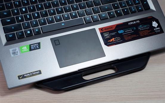 技嘉17.3寸aorus17g缺点,技嘉aorus17g-xc笔记本怎么样