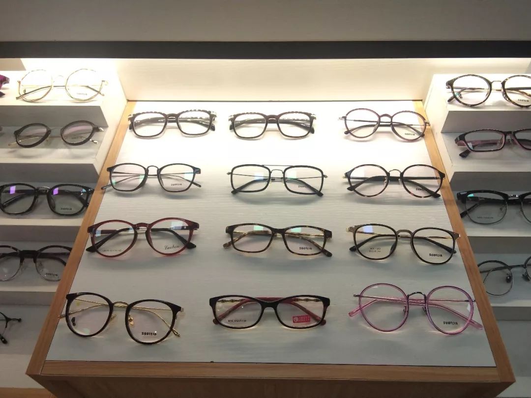 璞í鍙戝厜鐪奸暅,璞í鐪奸暅