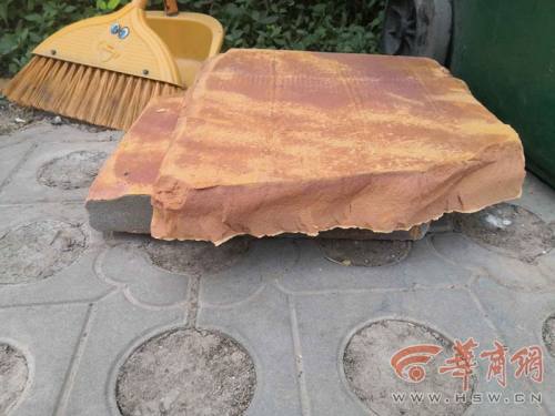 小区保温层出现大面积脱落,曲江明珠小区高层脱落