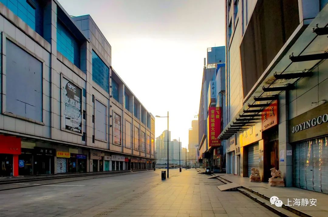 苏河湾中心图片,苏河湾塔尖夜景