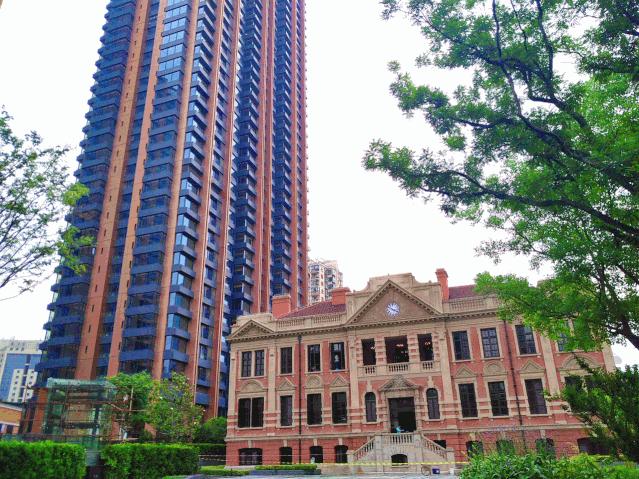 苏河湾中心图片,苏河湾塔尖夜景