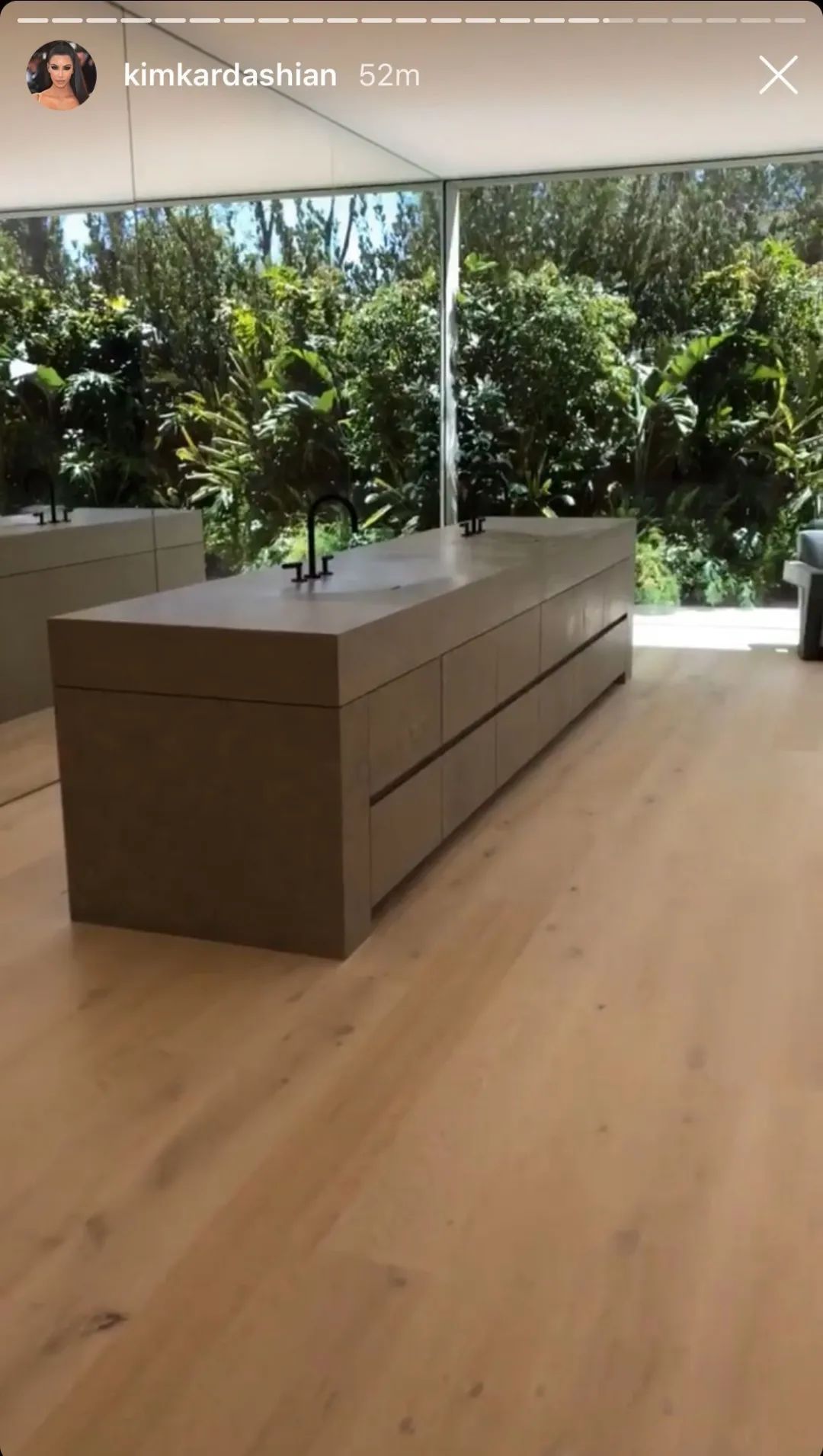 1.7亿买豪宅只为放球鞋？她说：老娘买鞋的快乐只有3秒