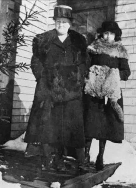 白宫为何求购加拿大农妇的画作？她一生凄凉，却用作品感动世界