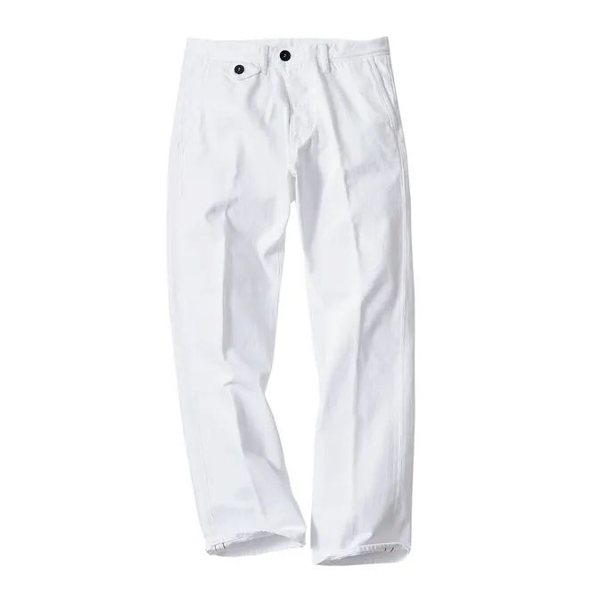 白色牛仔自显贵气，入手不需要理由