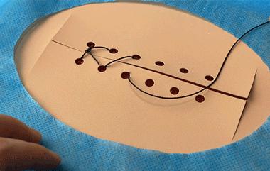 自从入了这个盒子，娃就沉迷于当医生、做手术，完全不理我