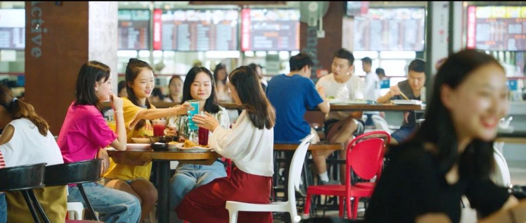 你好这里是成都翻译英文,你知道武汉商学院么