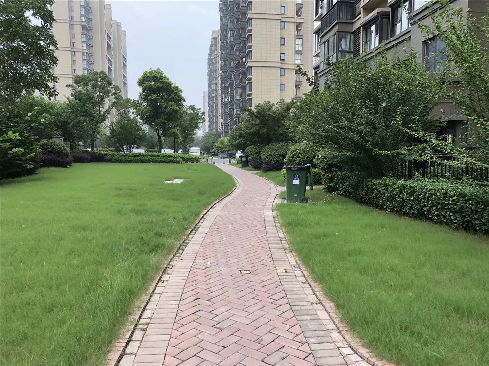 双学区，地铁近，配套全，这个网红小区交付两年却仅涨4000元/㎡