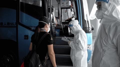 每天在60℃的机坪行走5万步，是什么体验？