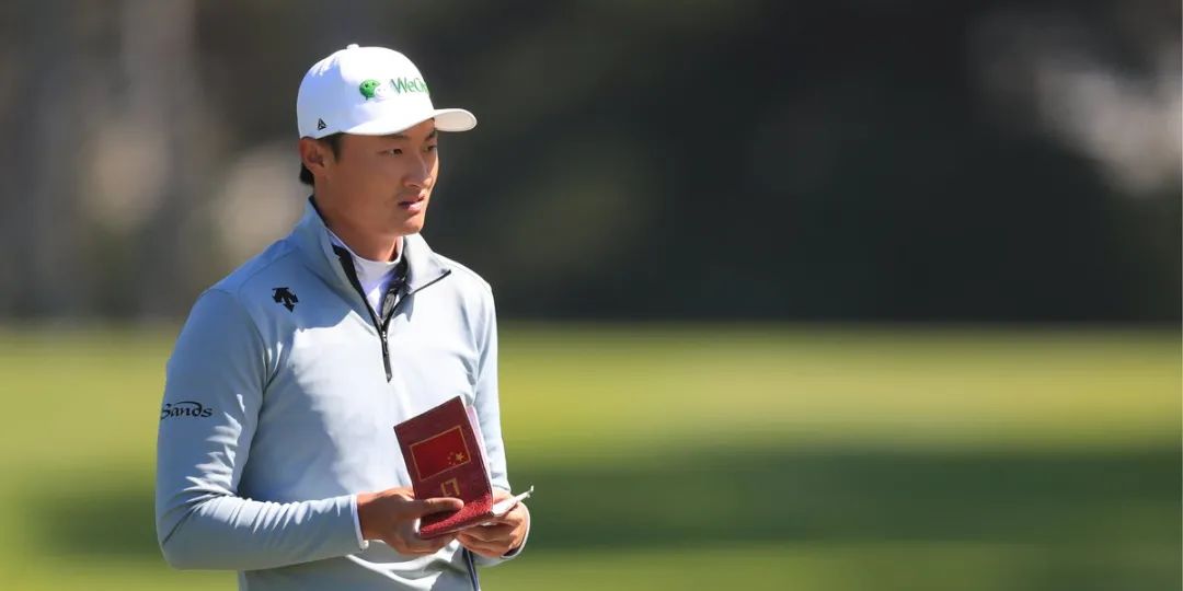 李昊桐侧面挥杆视频,李昊桐参加高尔夫视频