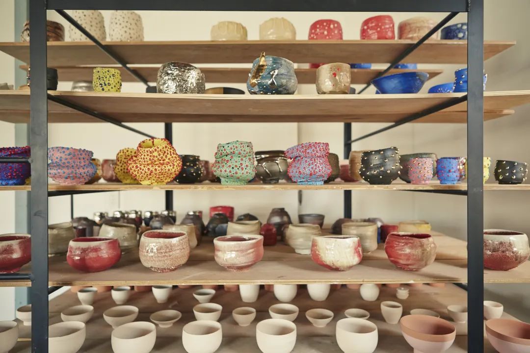 桑田卓郎：一只日式茶碗的爆裂与重构