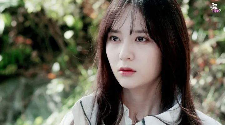 “佛系”营业两年的郑秀晶依旧无人能敌，十年合约到期的她如何选择？