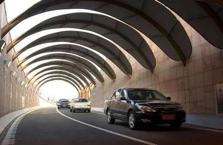 黄浦江变宽,黄浦江上过江通道