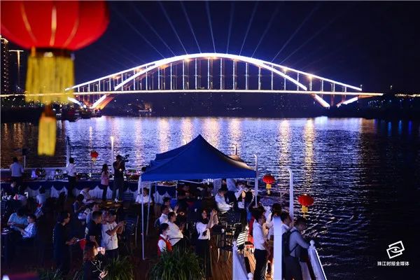 三龙湾灯光秀完整视频,三龙湾游船夜航