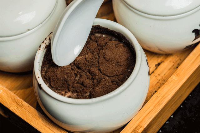 代金券无限叠加！凭斗酒火爆成都的「深夜酒馆」，国潮新风炸翻老报馆