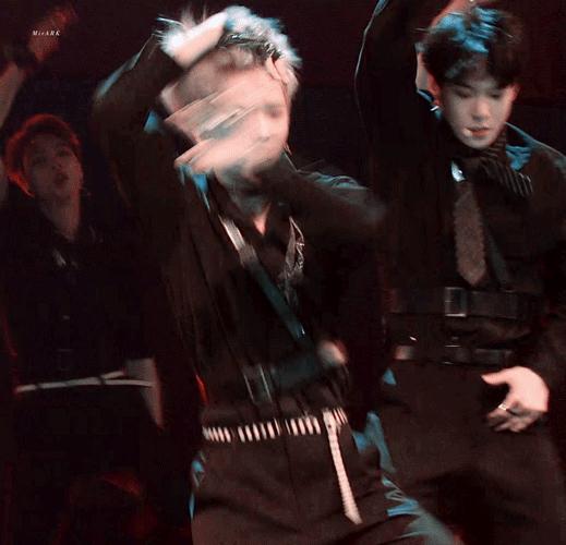 那些你以为是素人的明星表情包！郑云龙许凯马嘉祺中枪，快乐喷泉