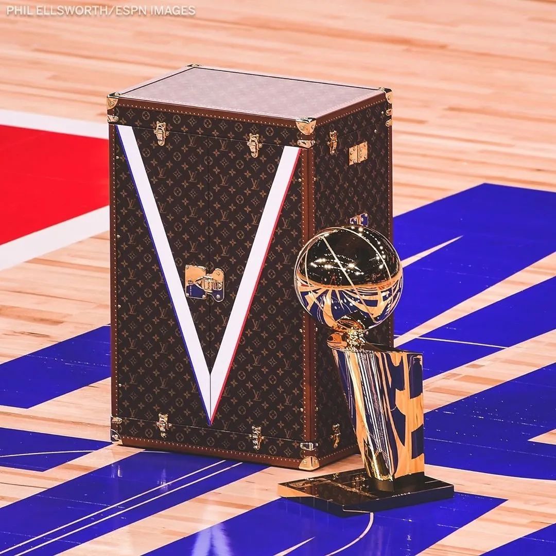 是什么收纳箱比冠军奖杯还贵？|今日球鞋上脚