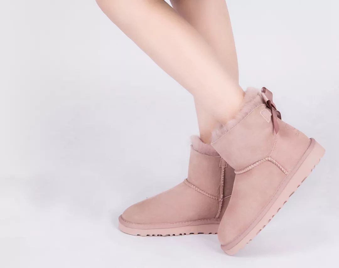 秋冬爆款加绒雪地靴,潮冬爆款加绒雪地靴
