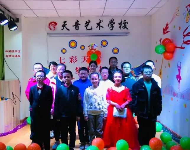 青年之家揭牌凝聚青春力量,凝聚青春力量服务乡村振兴