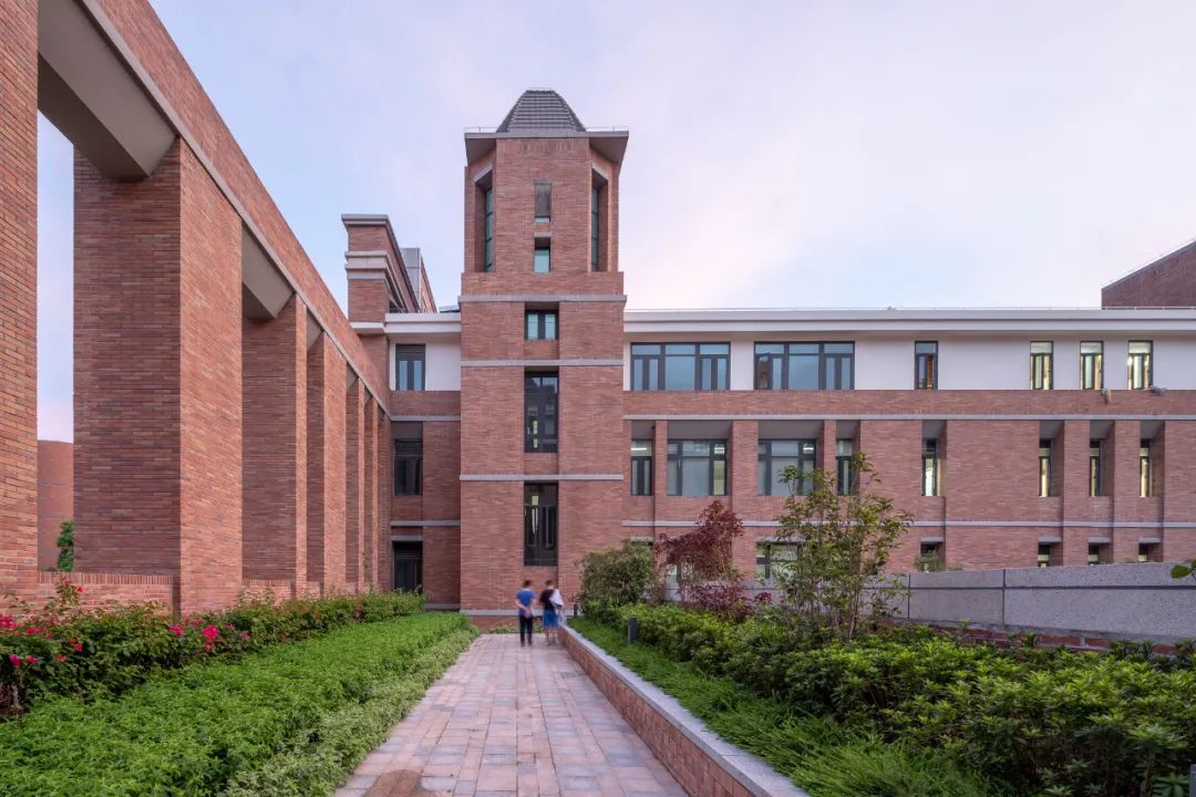 凤凰木守护的校园|深圳中学（泥岗校区）