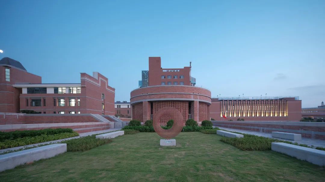 凤凰木守护的校园|深圳中学（泥岗校区）