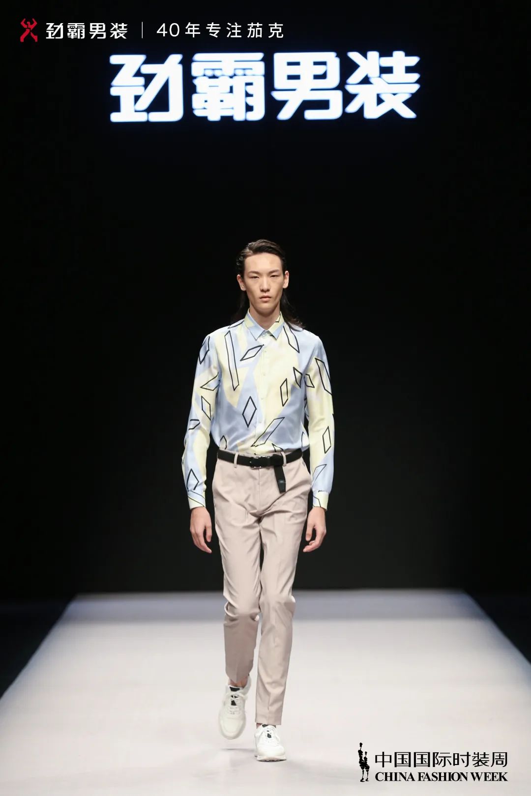 劲霸男装40周年：信仰飘扬，梦想延续