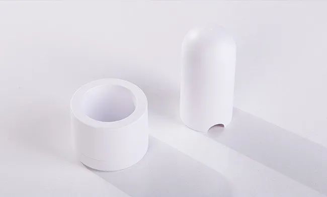 痘痘挤出黄水还是血水,痘痘挤出来的白色乳浆是什么