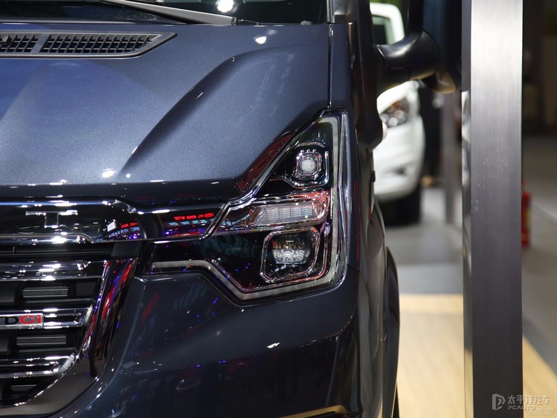 福特新世代全顺pro短轴中顶落地价,2022款新世代全顺pro短轴低顶