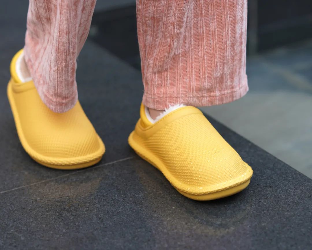 穿着舒服加绒防雨鞋,冬季慵懒风鞋防水