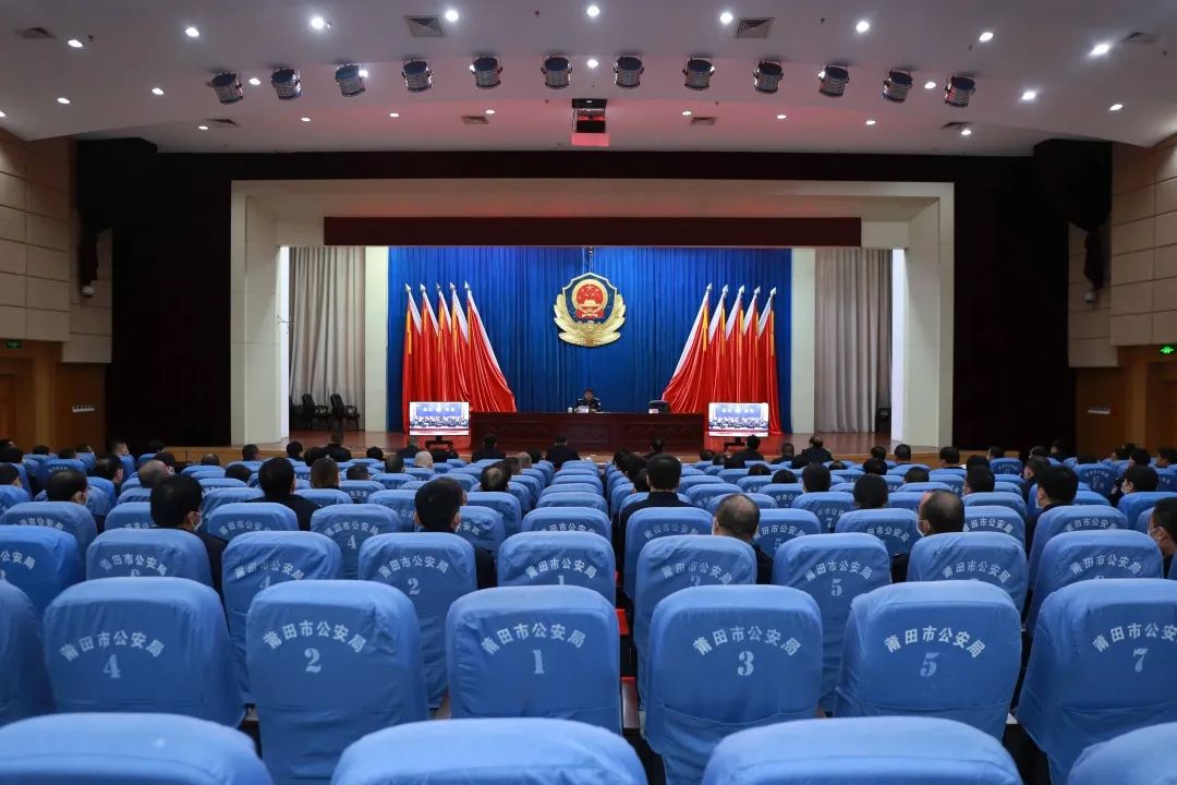 公安查处假冒运动鞋案件,打击假冒鞋