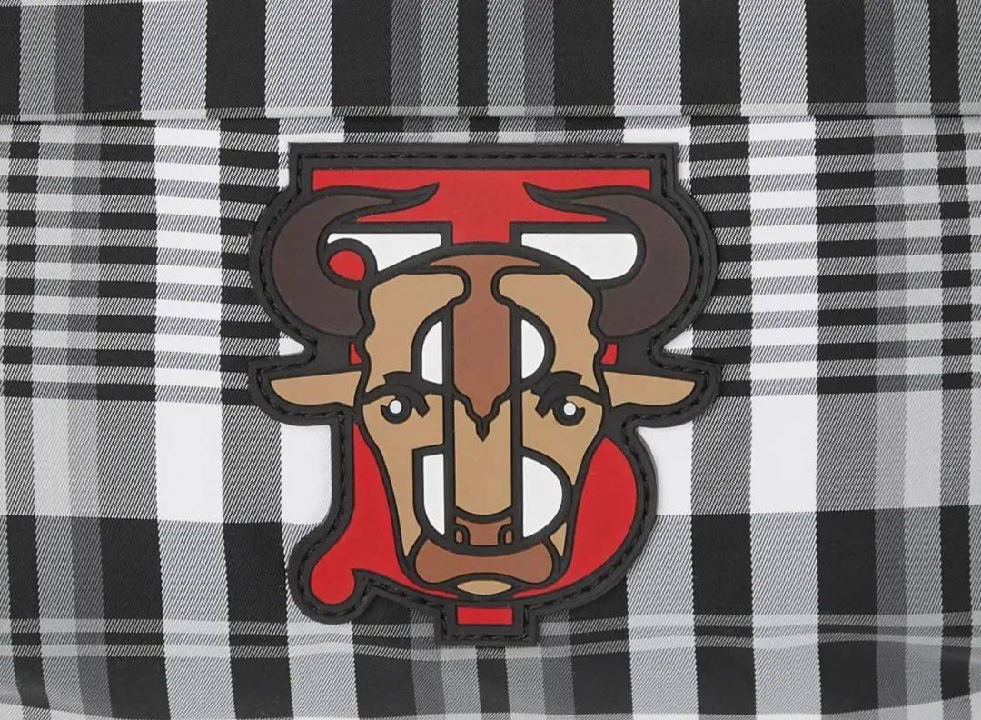 巴宝莉burberry2017秋装新款,burberry巴宝莉外套必买经典款