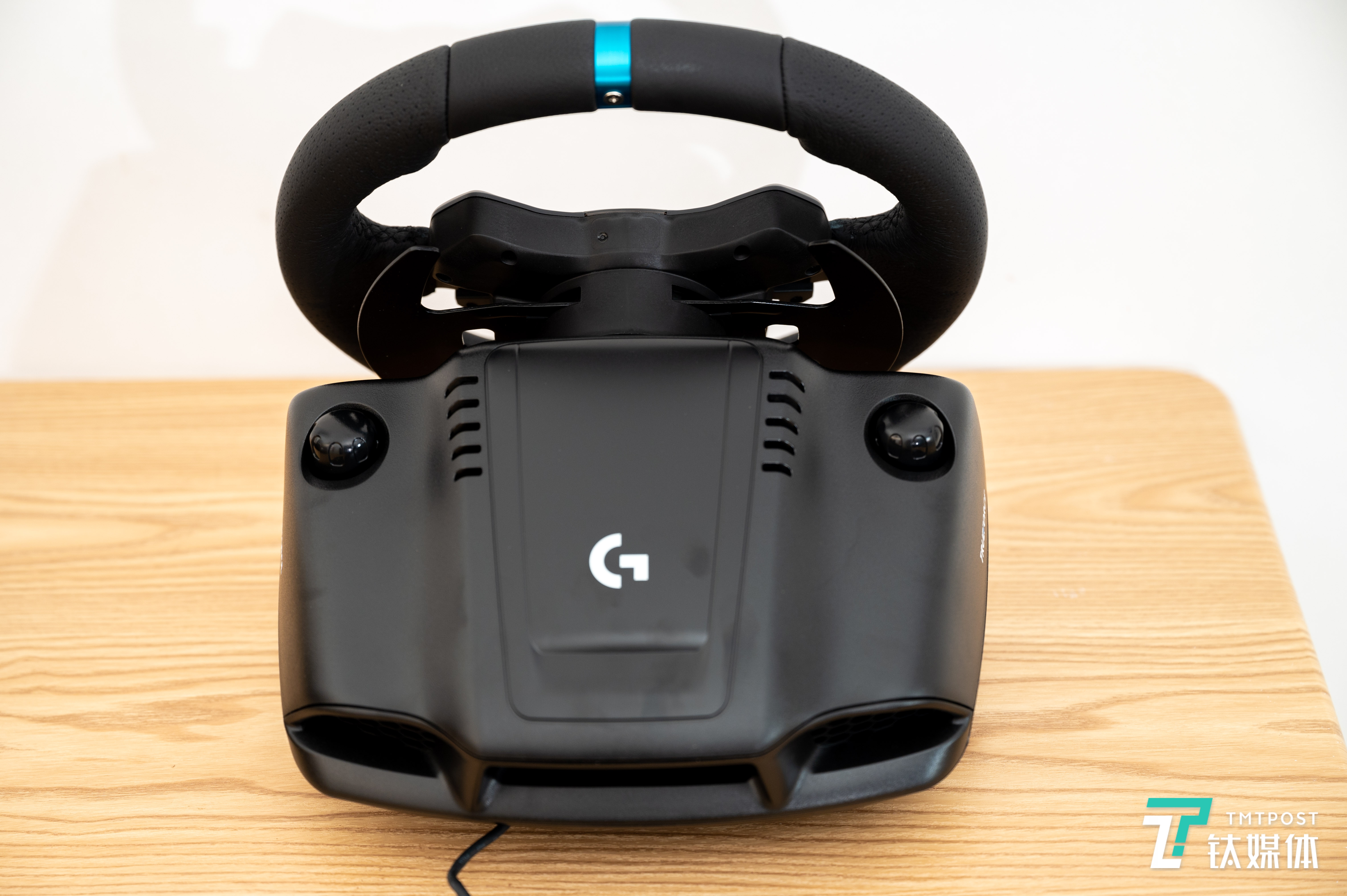 罗技模拟驾驶方向盘g923,罗技g923模拟赛车力反馈方向盘