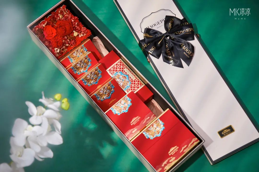 年度最上头的口红只要100多块,最正的正红色口红