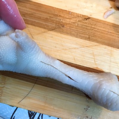 年夜饭柠檬泡鸡爪家庭做法,年夜饭开胃凉拌菜爽口无骨鸡爪