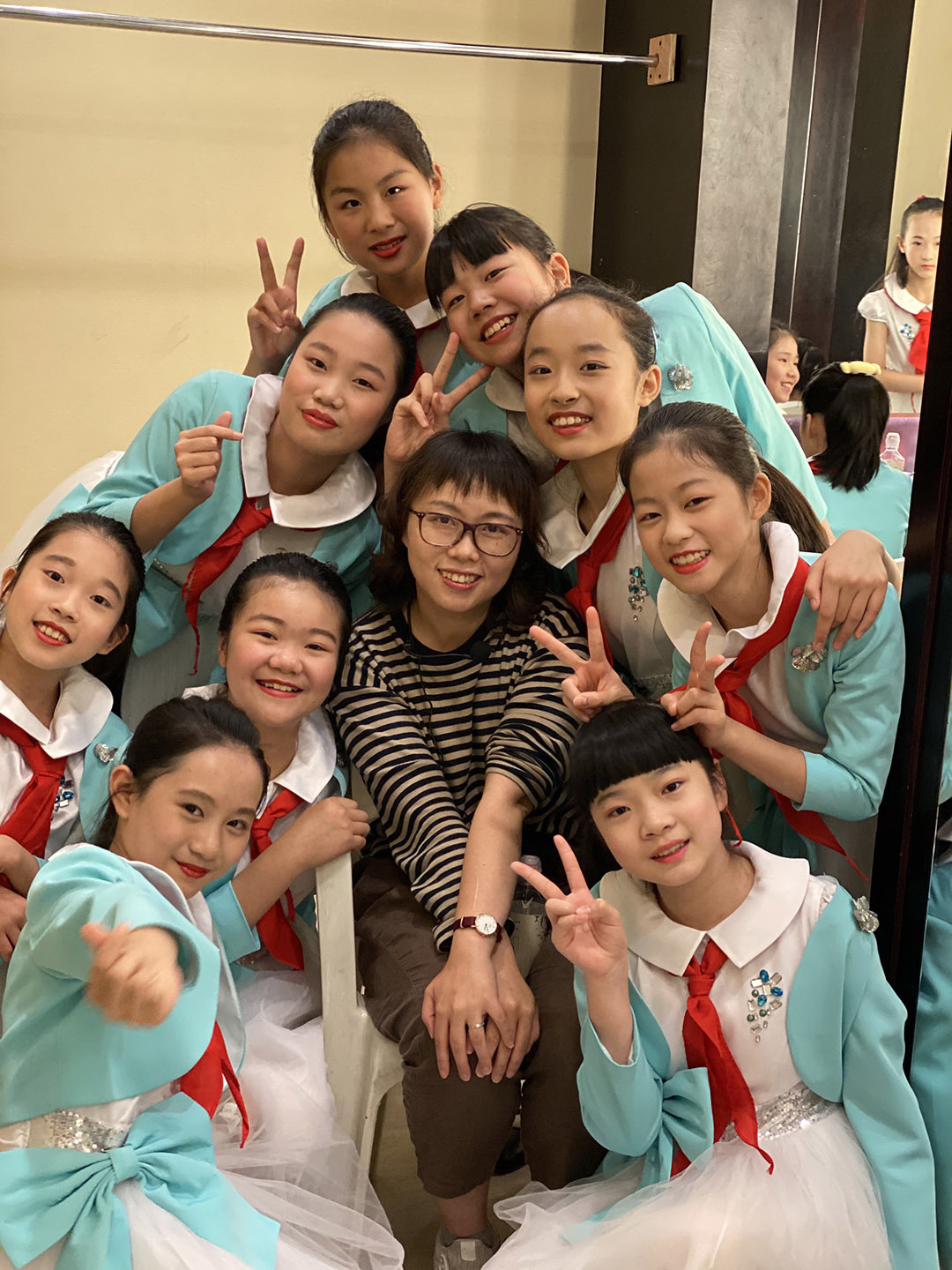 学生想当游戏主播老师劝导对话,小学生想当工作电竞选手