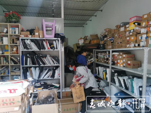 快递小哥月入4万视频,快递小哥一个月挣多少钱昆明