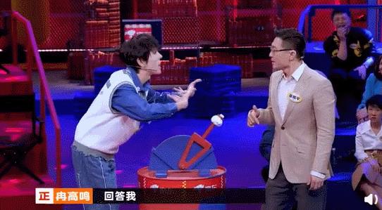 别羡慕，女明星们的蜜桃臀、直角肩，背后可能隐藏玄机