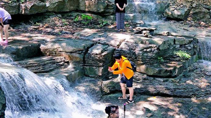 济南佛峪景区漫山红遍惹人醉,雪后济南惊艳
