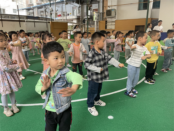 时光恰好相约初秋——记雨城区一幼开学第一天