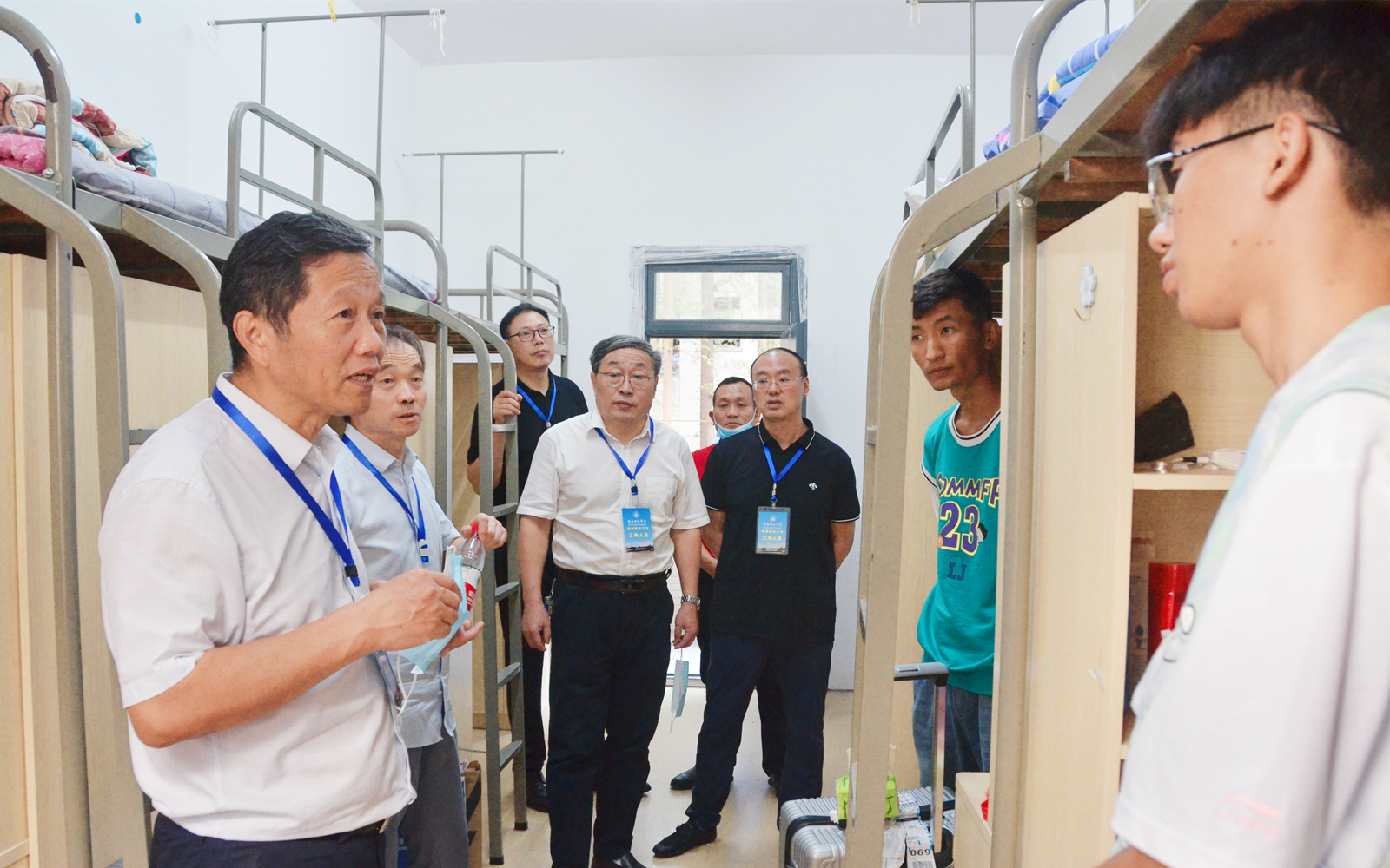 山高路远幸识君淮南师范学院迎来首批*藏西**学生