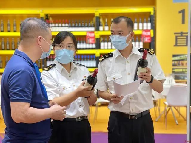 山寨酒怎么辨别假酒,怎么看国外假酒和真酒