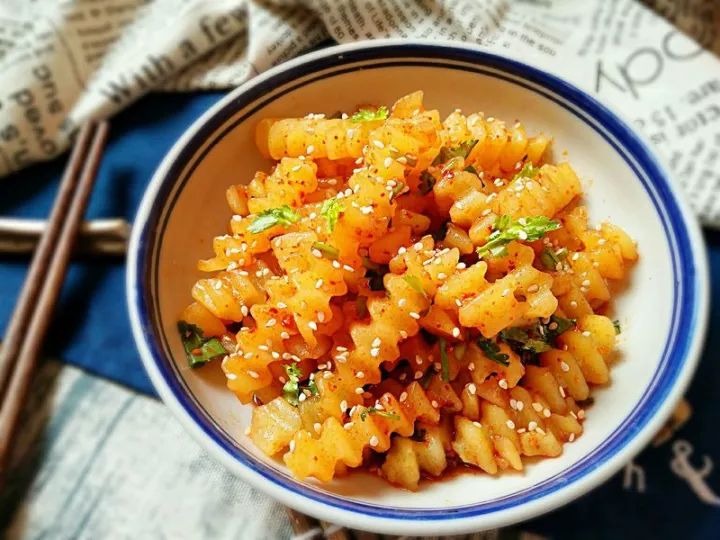 土豆干粮的家常做法,东北土豆白面干粮的做法