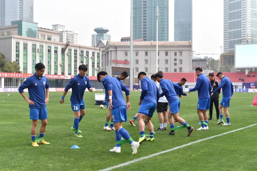 新赛季中乙联赛,武汉新华路体育场足球比赛