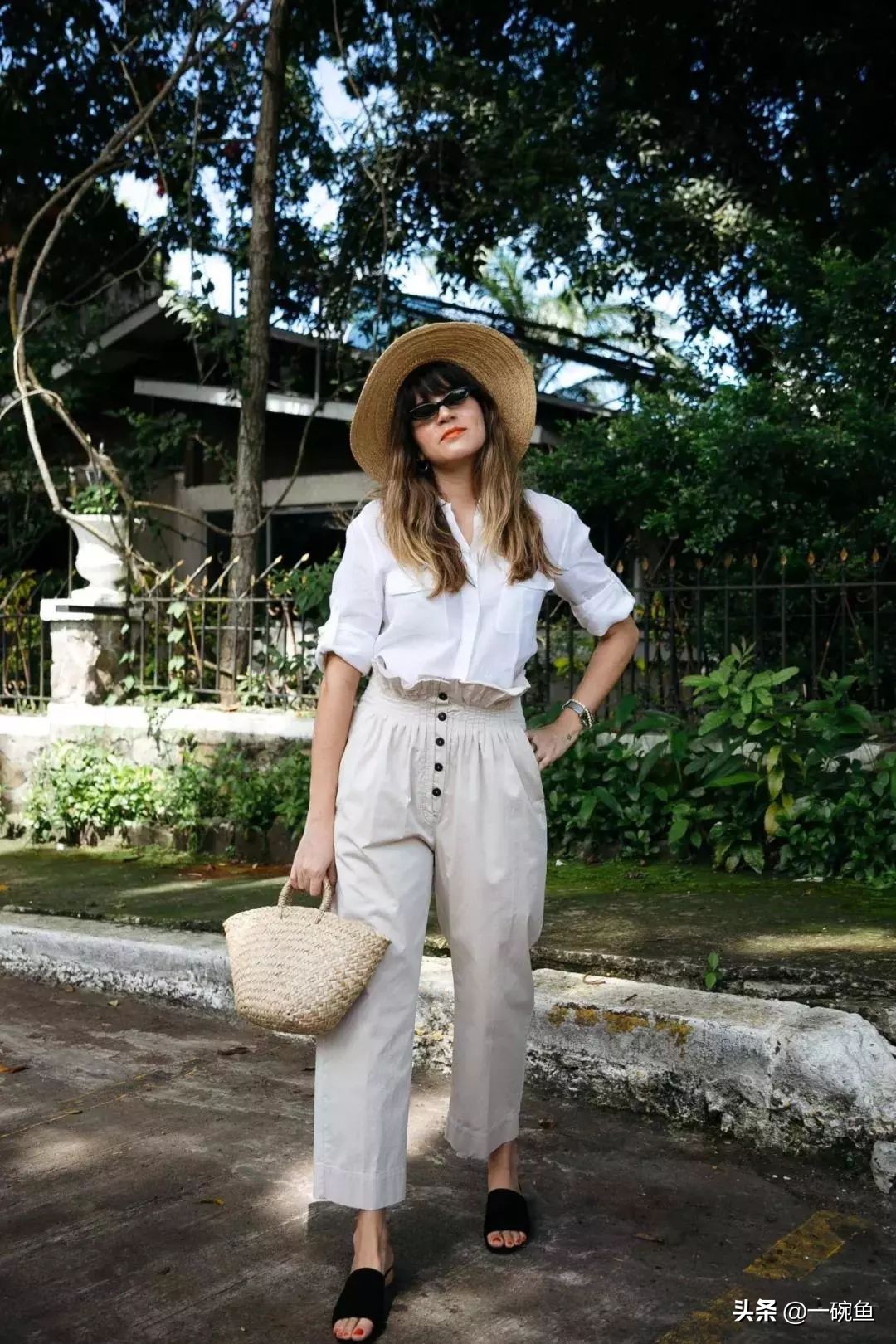 今年流行纸袋裤显瘦又拔高,纸袋裤是什么