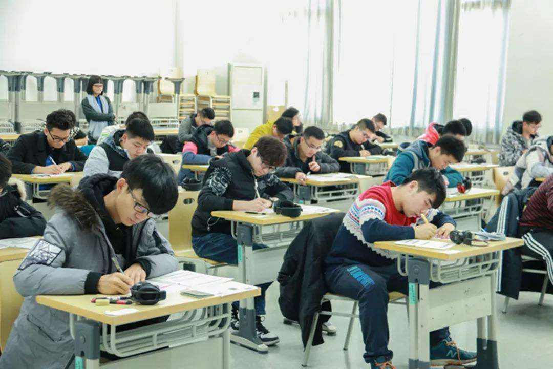 考研一定要科研经历吗,考研面试本科成绩重要吗
