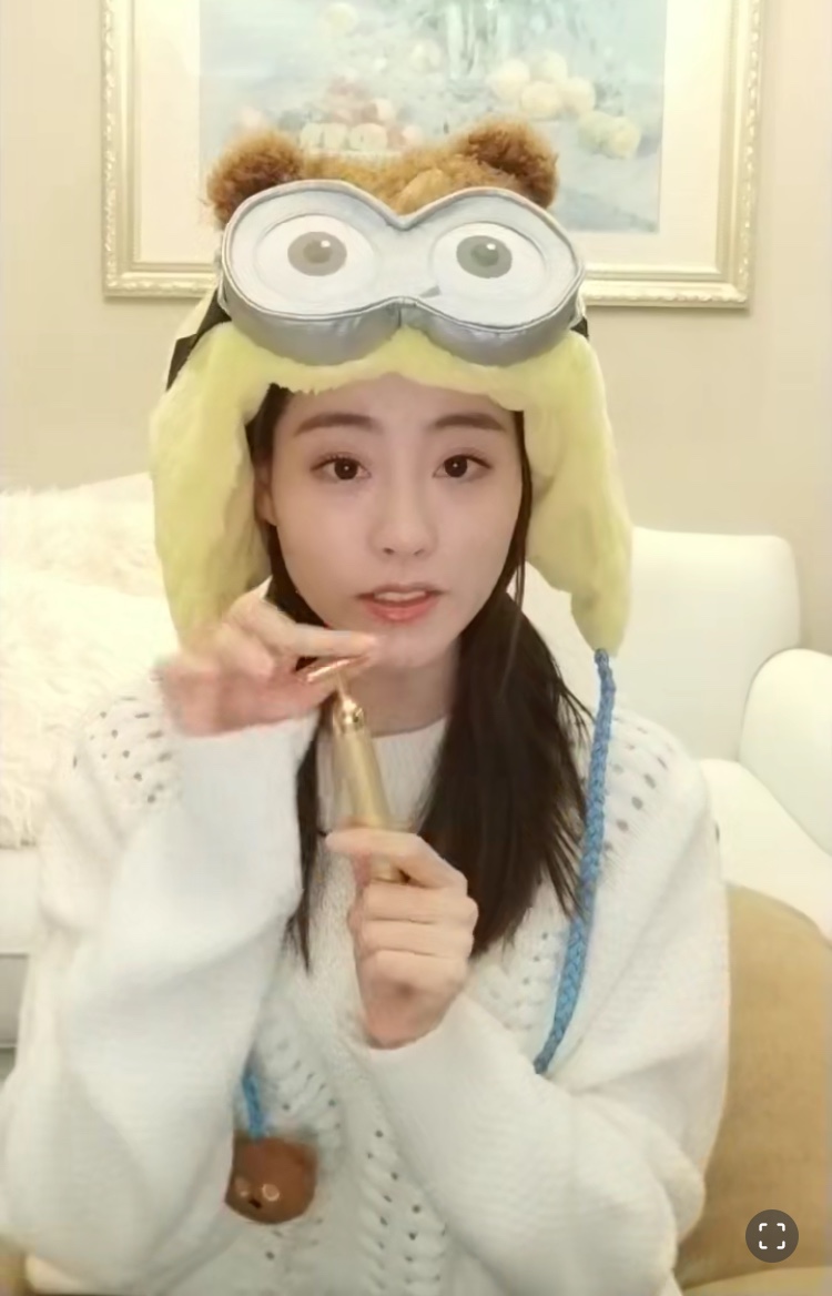 马丽新剧惊现按摩棒，张馨予喝消水丸，原来女明星是靠这13种方法去水肿