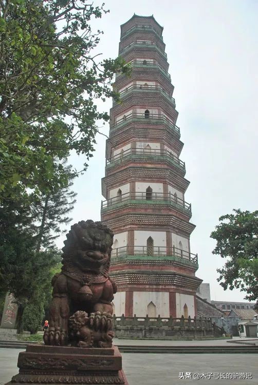 这个奇特的地方，将石狗视为图腾，却爱吃狗肉