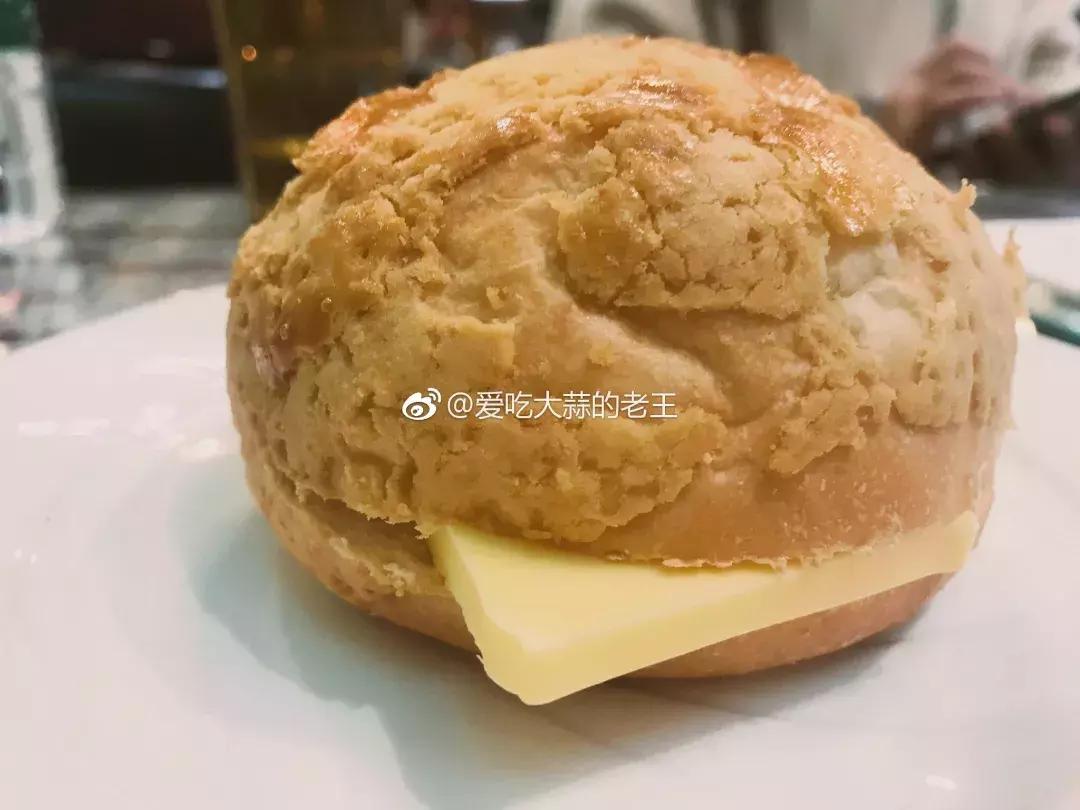 吃一口芝士菠萝包,吃一口菠萝包儿时回忆