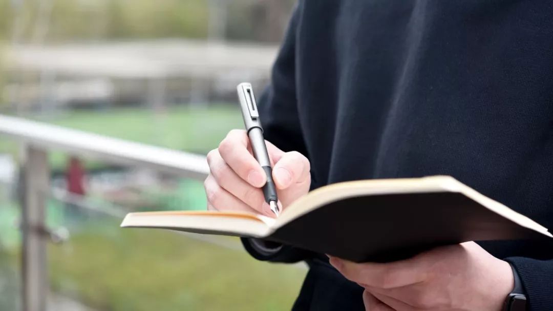 999皮炎平出口红,999皮炎平出口红广告