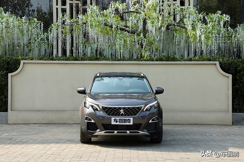 东风标致suv最新款7座5008自动,沉浸式体验新款标致5008白色